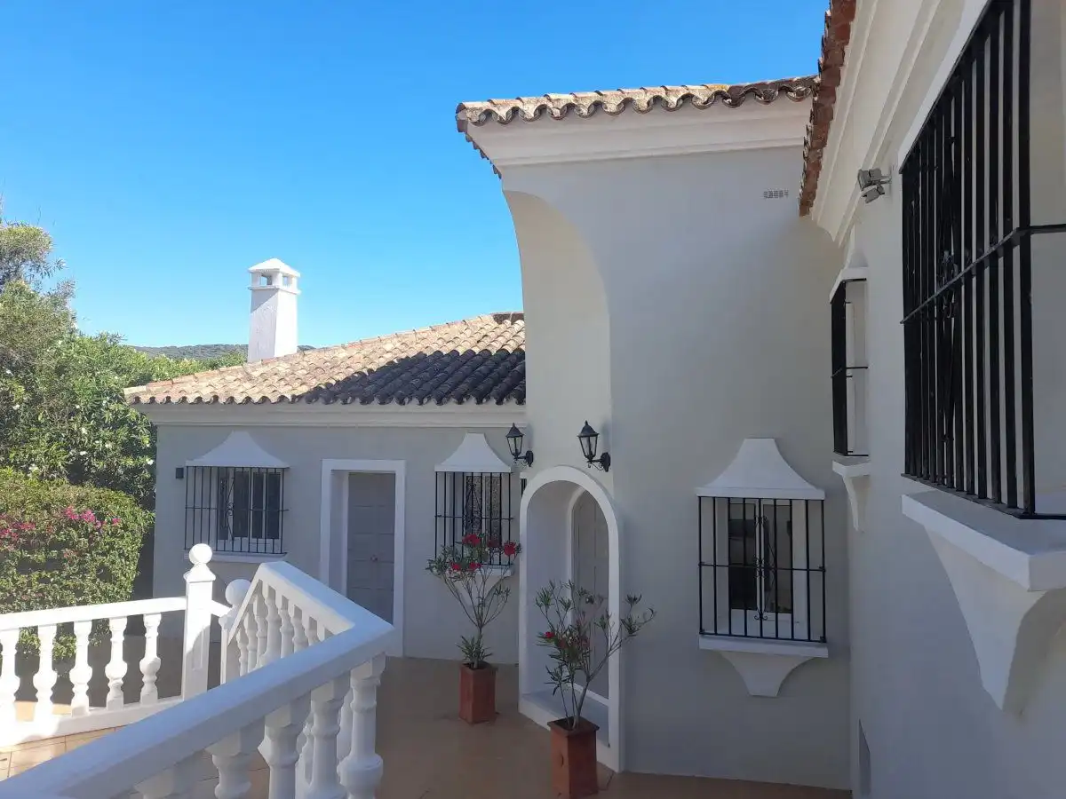 Chalet con piscina en venta en Sotogrande Alto, imagen 2