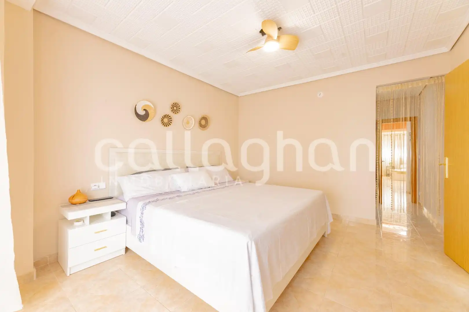 Bedroom of Flat for sale in Silla  with Air Conditioner, Terrace and Furnished