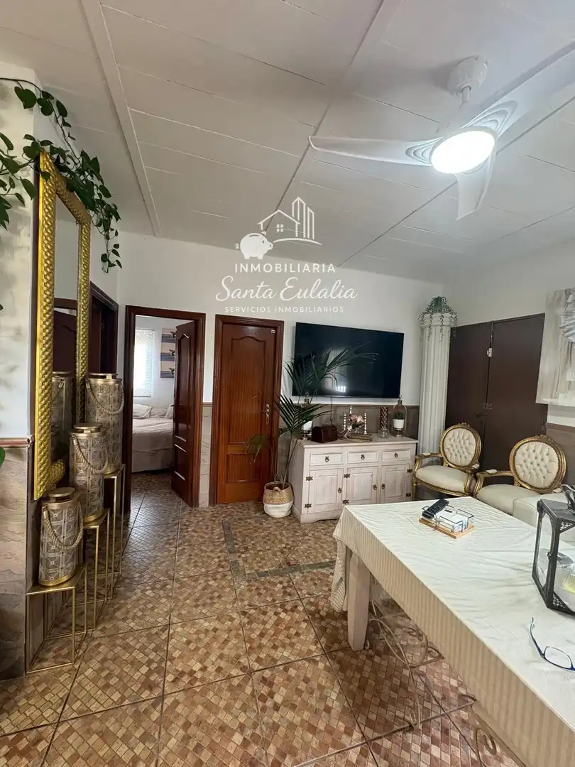 Sala d'estar de Casa o xalet en venda en Arroyo de San Serván amb Aire condicionat, Calefacció i Piscina