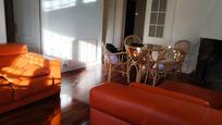 Sala d'estar de Casa o xalet en venda en Robledo de Chavela amb Terrassa i Piscina