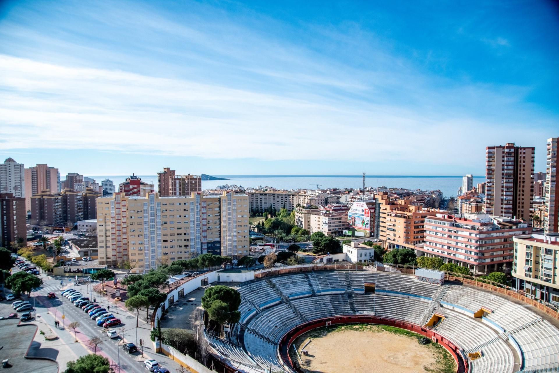 Vista exterior de Àtic en venda en Benidorm amb Terrassa, Balcó i Piscina comunitària