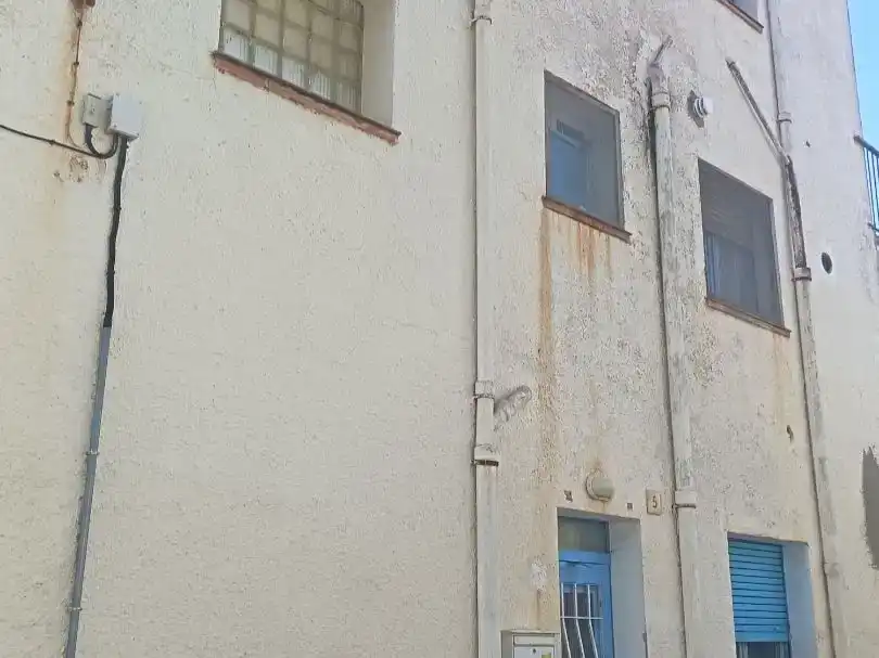 Vista exterior de Casa adosada en venda en Llançà