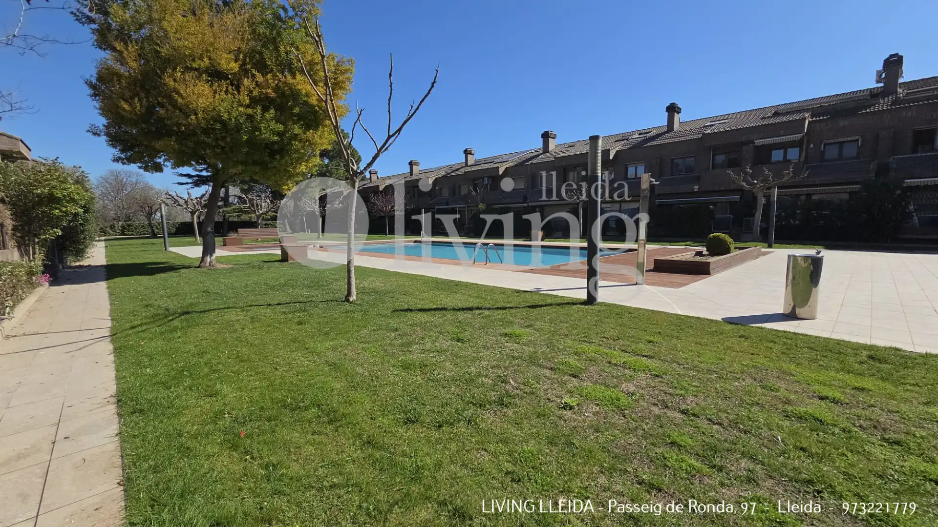 Schwimmbecken von Einfamilien-Reihenhaus zur Miete in Lleida mit Klimaanlage, Heizung und Privatgarten