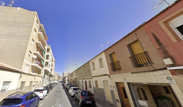 Casa-chalet en Venta en  CARLOS ANTON PASTOR en San Crispín