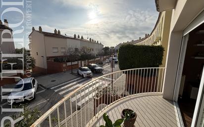 Vista exterior de Casa o xalet en venda en Montgat amb Calefacció, Jardí privat i Terrassa