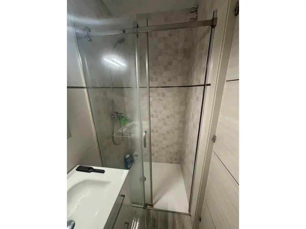 Baño de Casa adosada en venta en Dos Hermanas con Aire acondicionado, Calefacción y Jardín privado