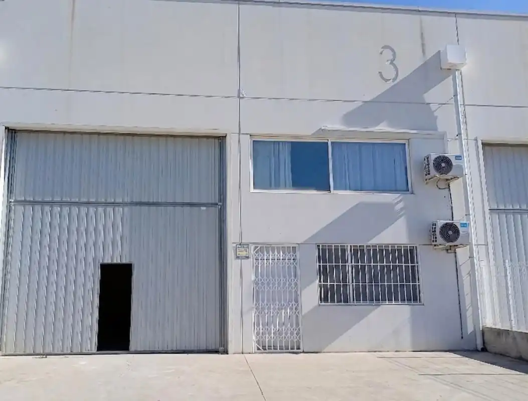 Nau industrial de lloguer a Zona de la Vega, imagen 3
