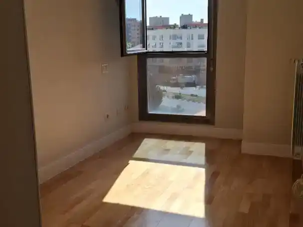 Schlafzimmer von Wohnung zur Miete in  Madrid Capital mit Klimaanlage und Schwimmbad