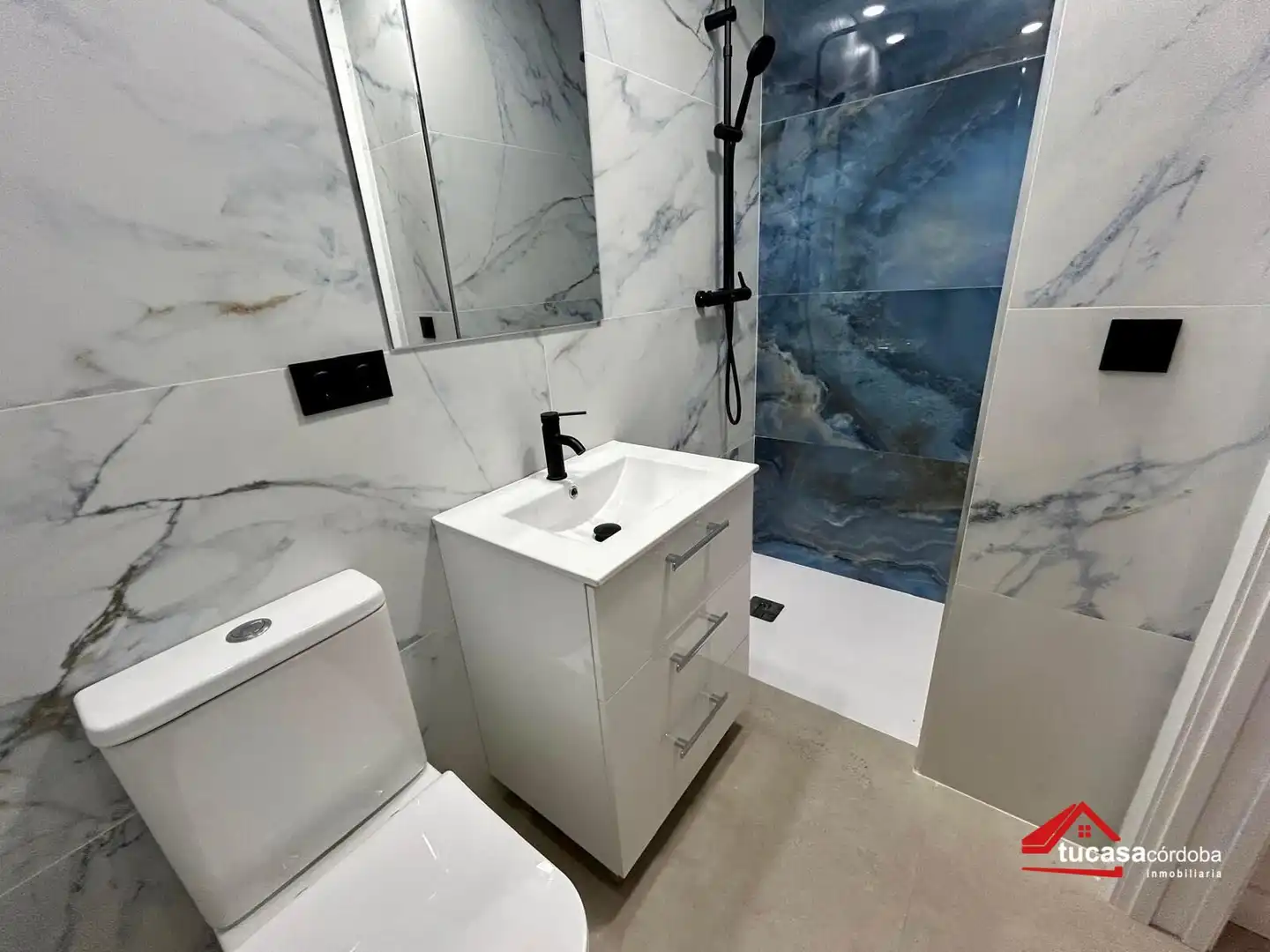 Baño de Loft de alquiler en Córdoba con Aire acondicionado, Calefacción y Amueblado