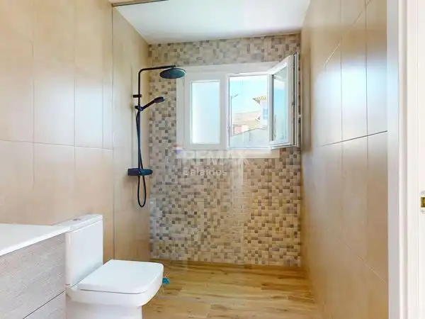 Bany de Casa o xalet en venda en Oia amb Calefacció, Jardí privat i Terrassa