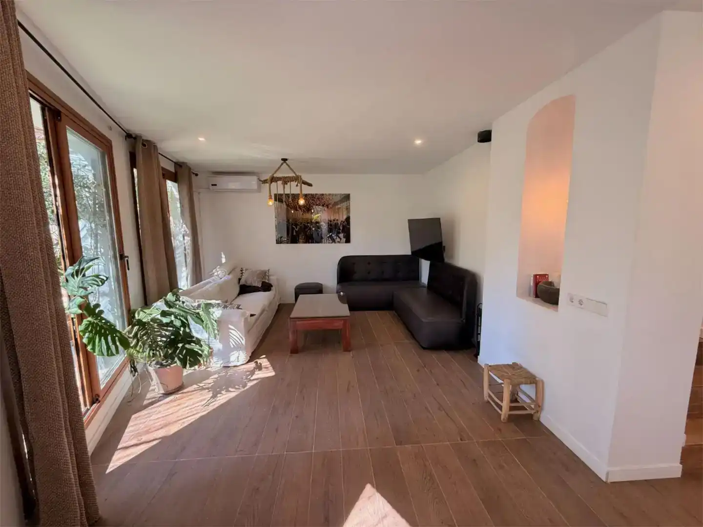 Sala de estar de Casa o chalet en venta en Santa Eulària des Riu con Aire acondicionado y Balcón