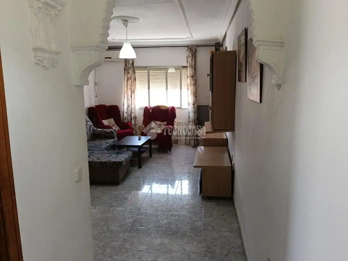 Sala de estar de Piso en venta en Dos Hermanas con Amueblado y Balcón
