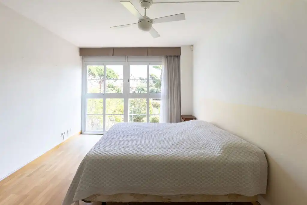Schlafzimmer von Wohnung zur Miete in Sant Andreu de Llavaneres mit Schwimmbad