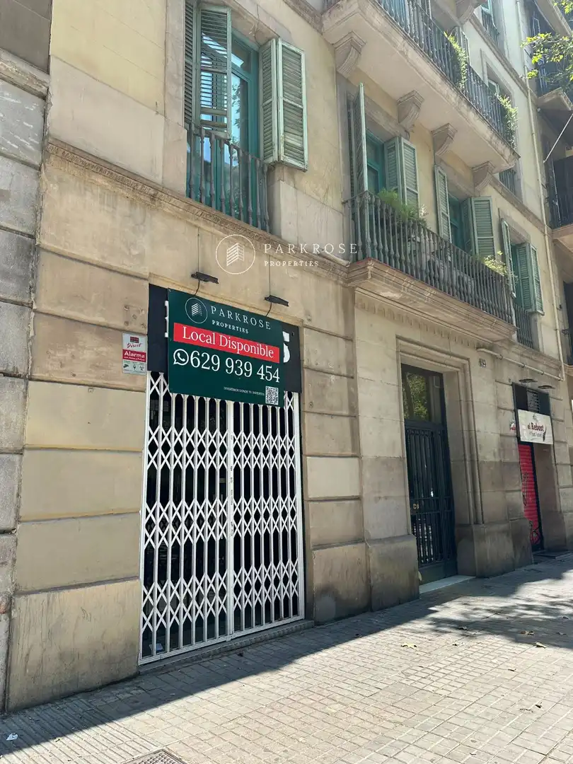 Vista exterior de Local de lloguer en Barcelona amb Aire condicionat i Alarma