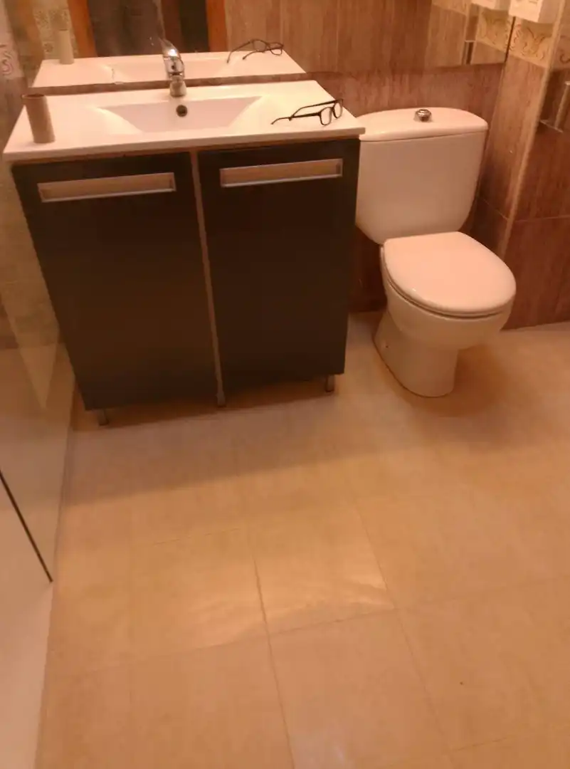Bathroom of Flat for rent in Maracena  with Air Conditioner, Heating and Parquet flooring