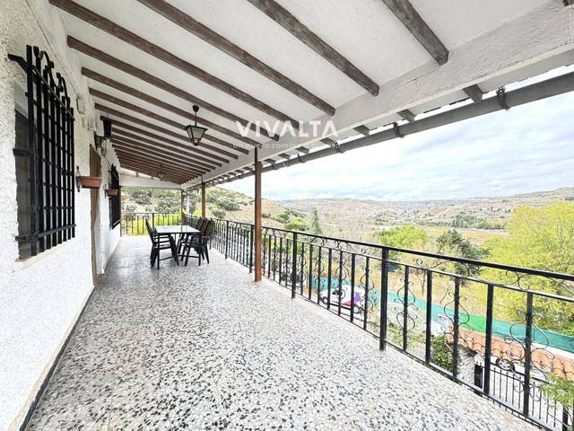 Casa-chalet en Venta en Urbanización Valdeperales de Abajo en Perales de Tajuña