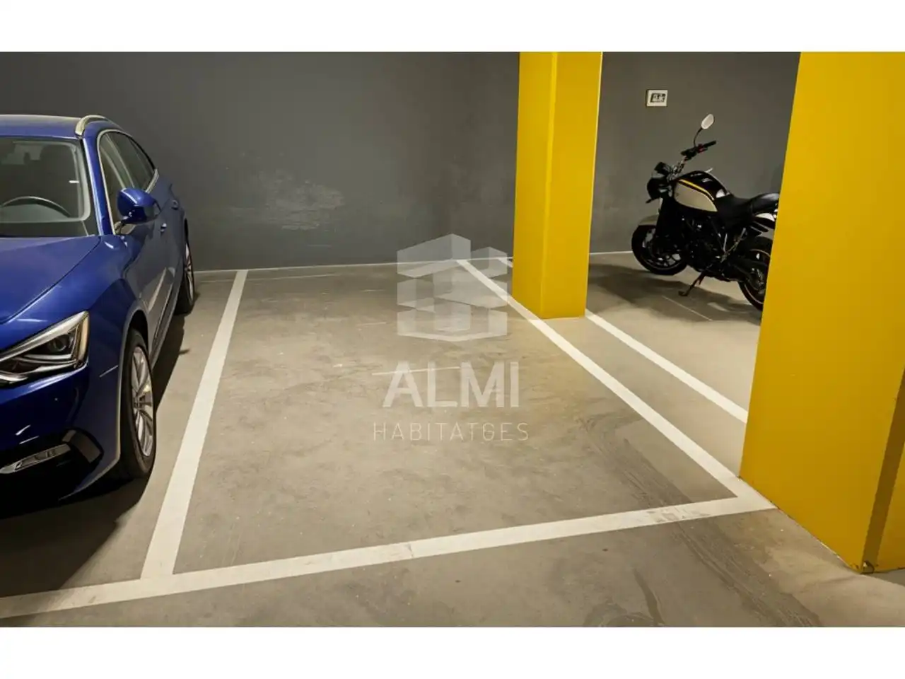 Aparcament de Apartament de lloguer en Barcelona amb Aire condicionat, Calefacció i Parquet