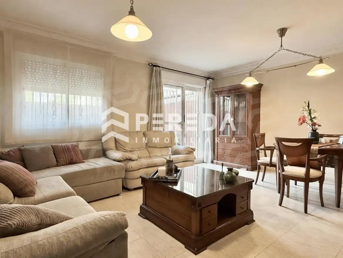 Sala de estar de Casa o chalet en venta en Roquetas de Mar con Aire acondicionado y Balcón