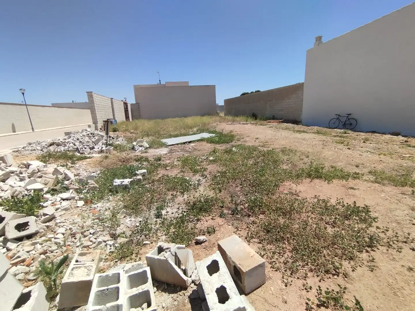 Terreny residencial en venda a Calle Ángel Luis Valero Perona