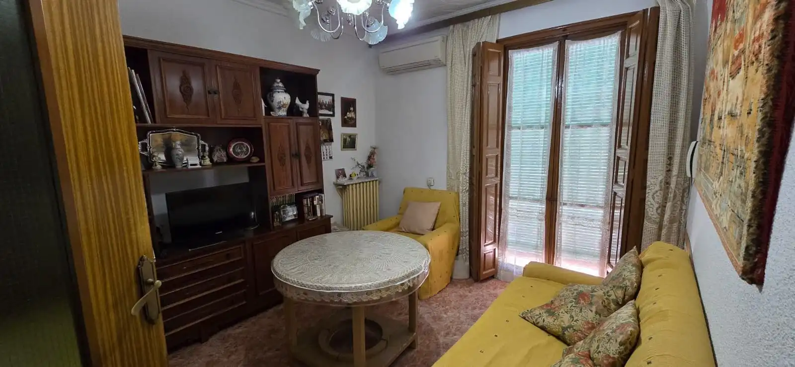 Sala d'estar de Casa o xalet en venda en Argamasilla de Calatrava amb Aire condicionat, Calefacció i Terrassa