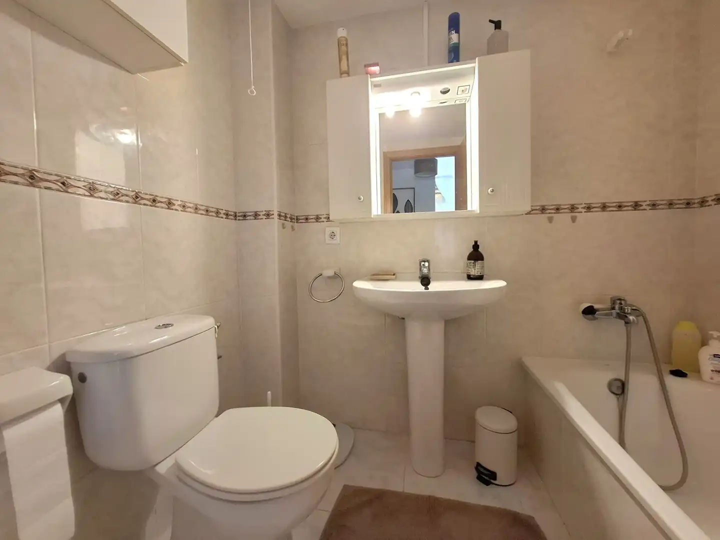 Baño de Piso en venta en Llançà con Terraza y Amueblado