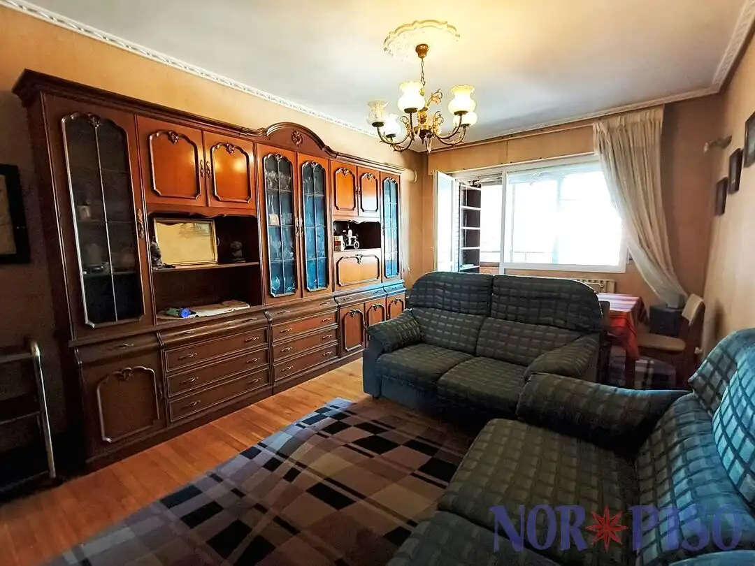 Living room of Flat for sale in Bilbao   with Heating, Terrace and Furnished