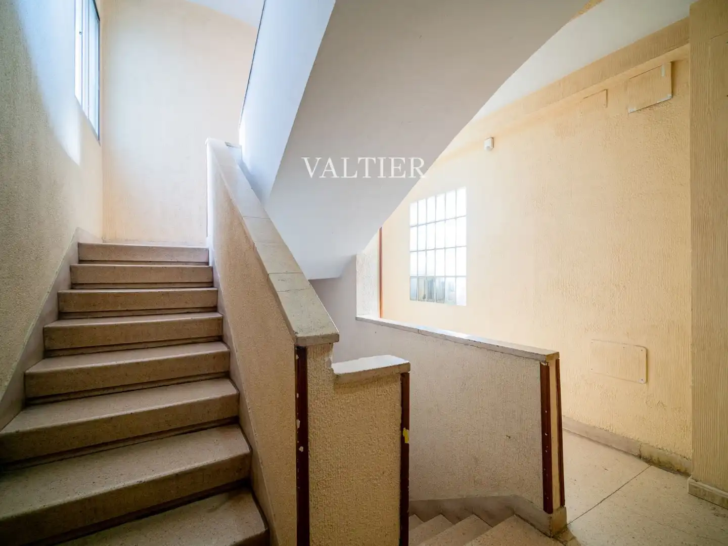 Flat for rent in Madrid  with Terrace and Furnished