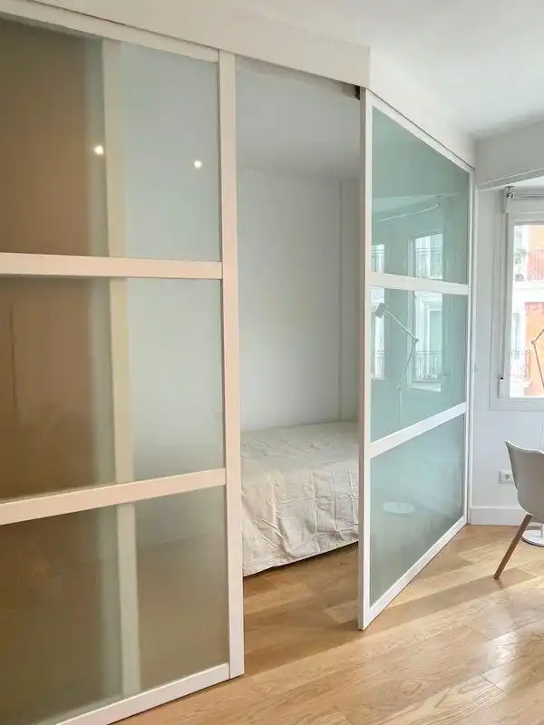 Habitación de Estudio de alquiler en Madrid con Aire acondicionado, Parquet y Amueblado