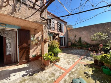 Haus mit Balkon zum Verkauf in Biure