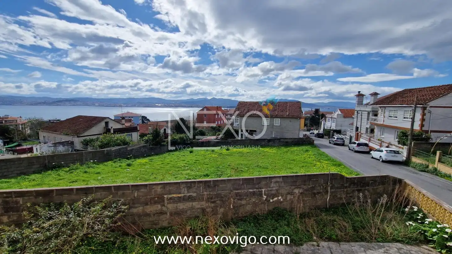 Casa o xalet en venda en Cangas  amb Calefacció, Jardí privat i Parquet