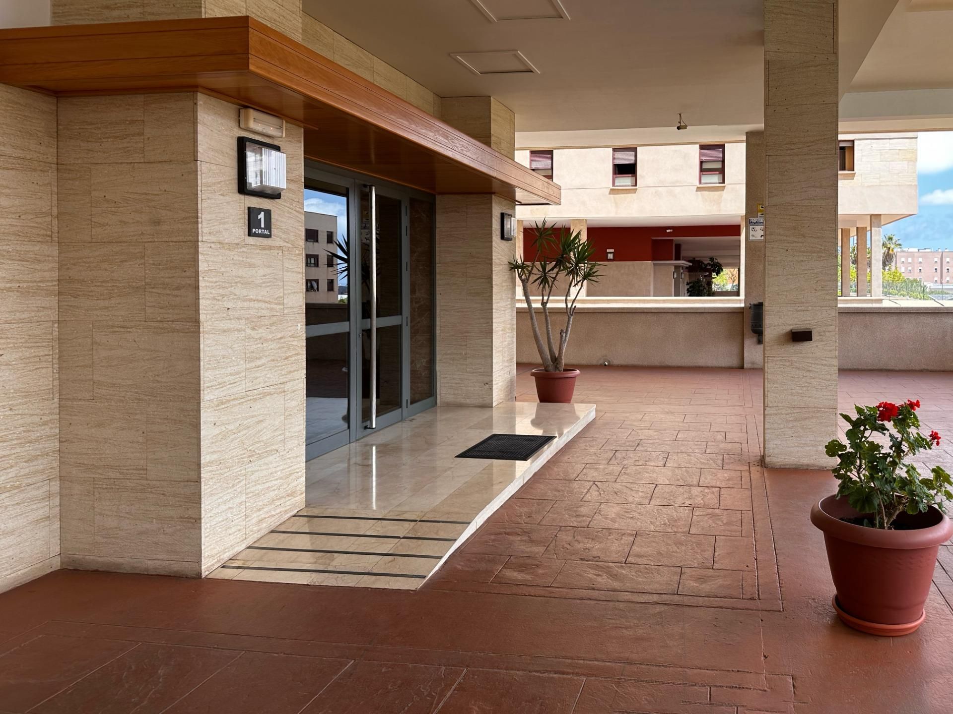 Apartament en venda en Las Palmas de Gran Canaria amb Jardí privat i Piscina comunitària