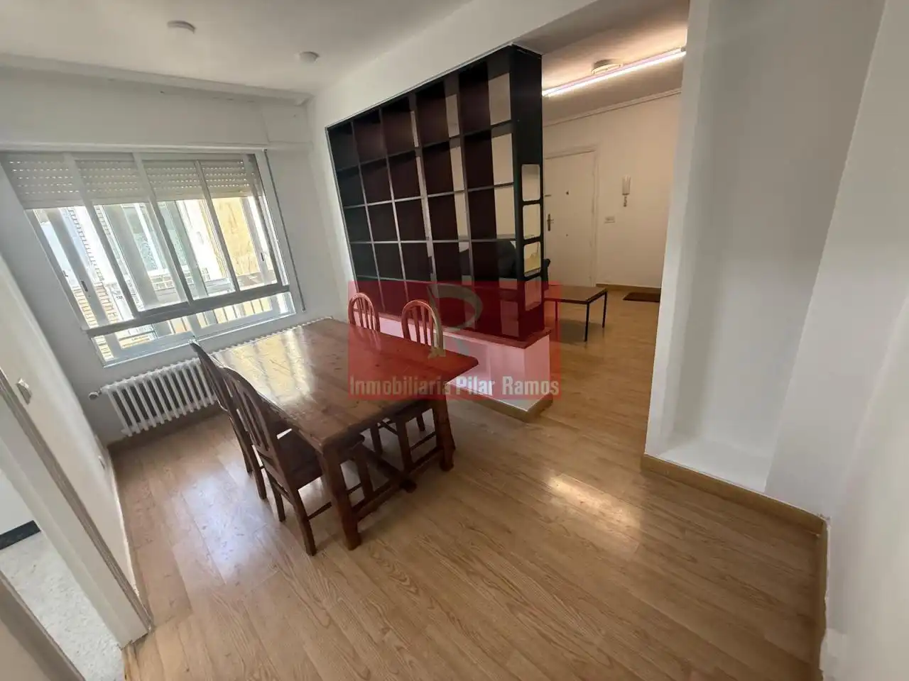 Menjador de Apartament de lloguer en León Capital  amb Calefacció, Parquet i Terrassa