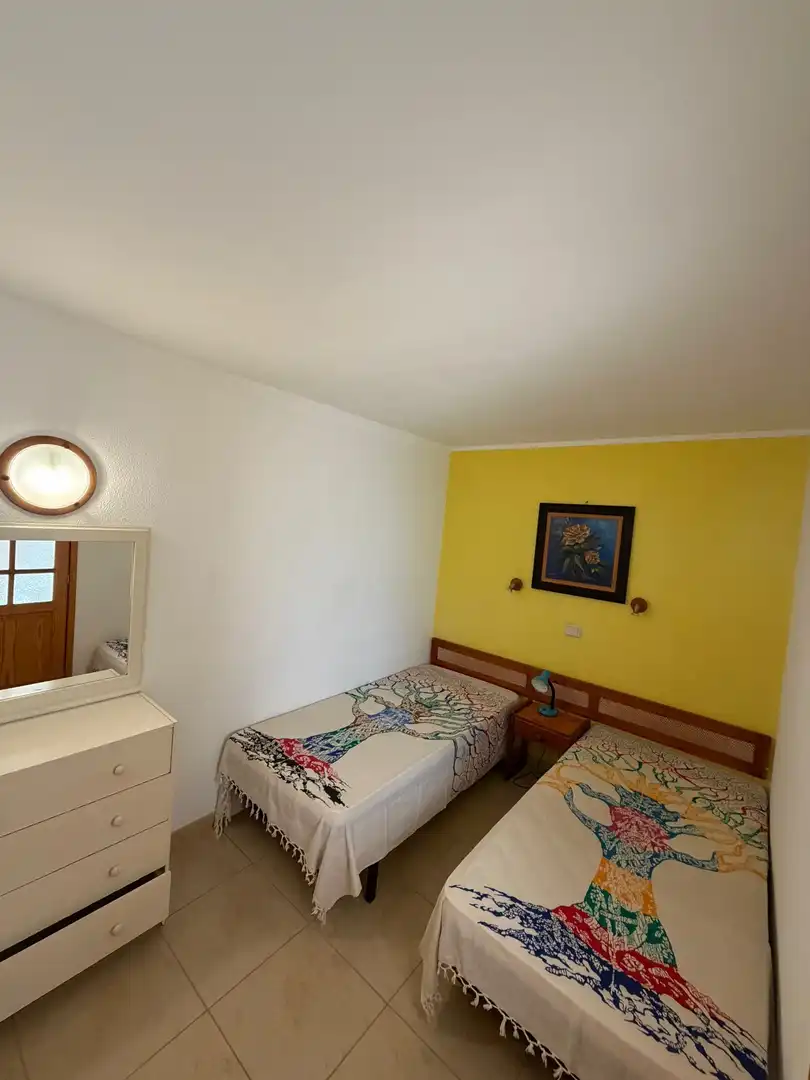 Habitación de Apartamento en venta en San Bartolomé de Tirajana con Amueblado y Piscina comunitaria