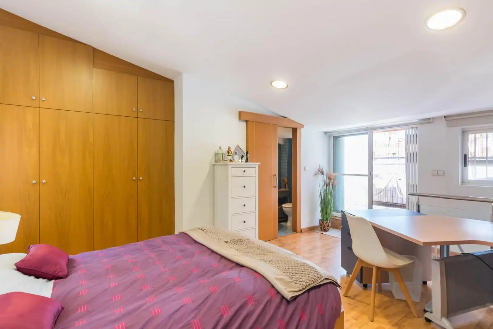 Dormitori de Casa adosada de lloguer en Murcia amb Calefacció, Parquet i Terrassa