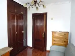 Habitación de Piso de alquiler en Gijón  con Calefacción, Parquet y Amueblado