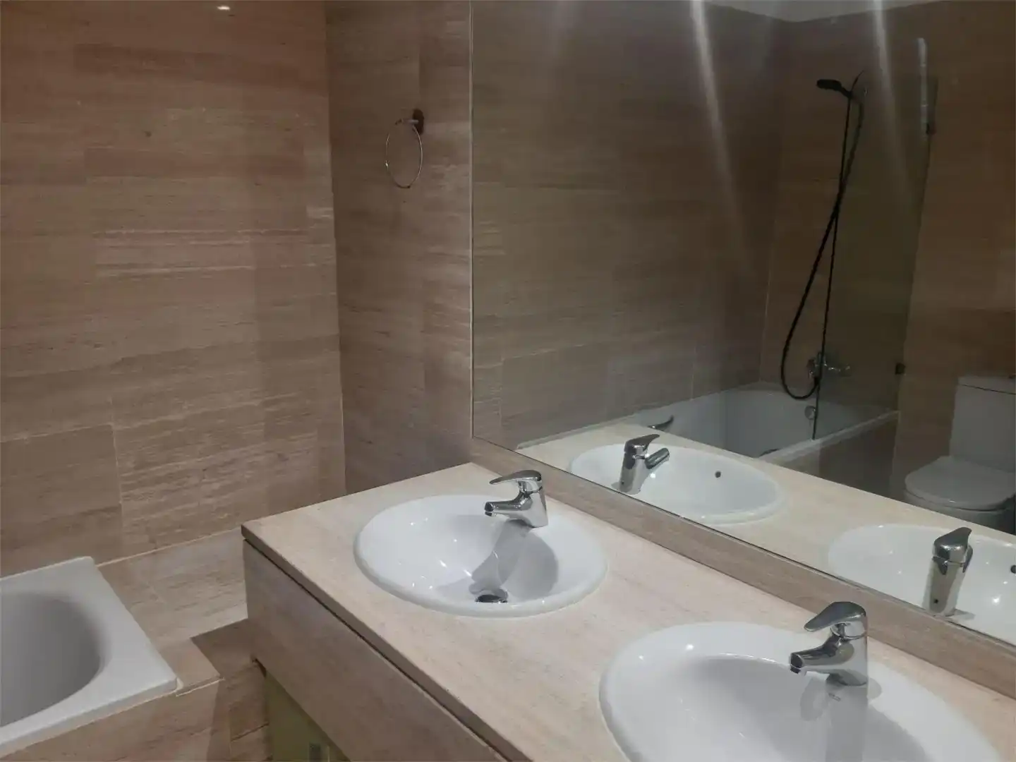 Bany de Dúplex de lloguer en Majadahonda amb Aire condicionat, Traster i Piscina