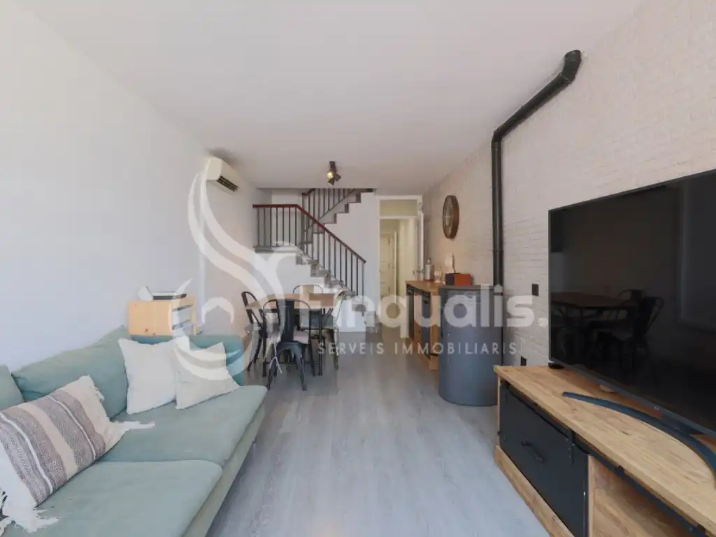 Sala d'estar de Casa adosada en venda en Canovelles