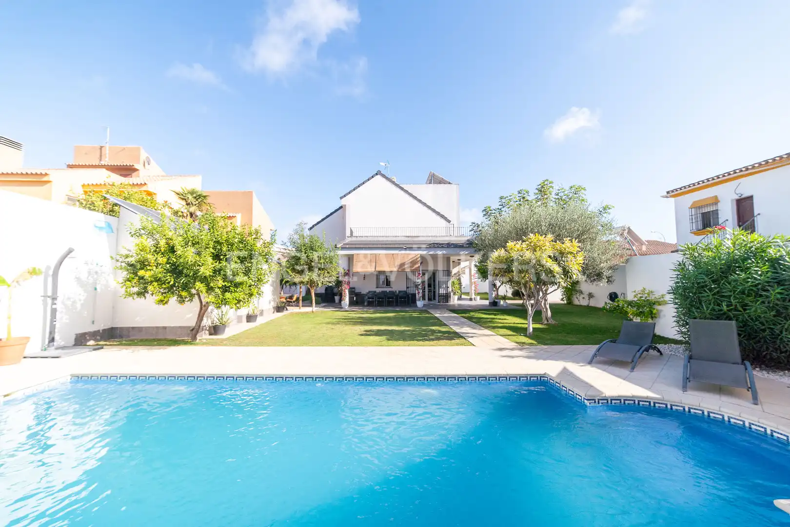 Piscina de Casa o xalet en venda en San Fernando amb Calefacció, Jardí privat i Terrassa