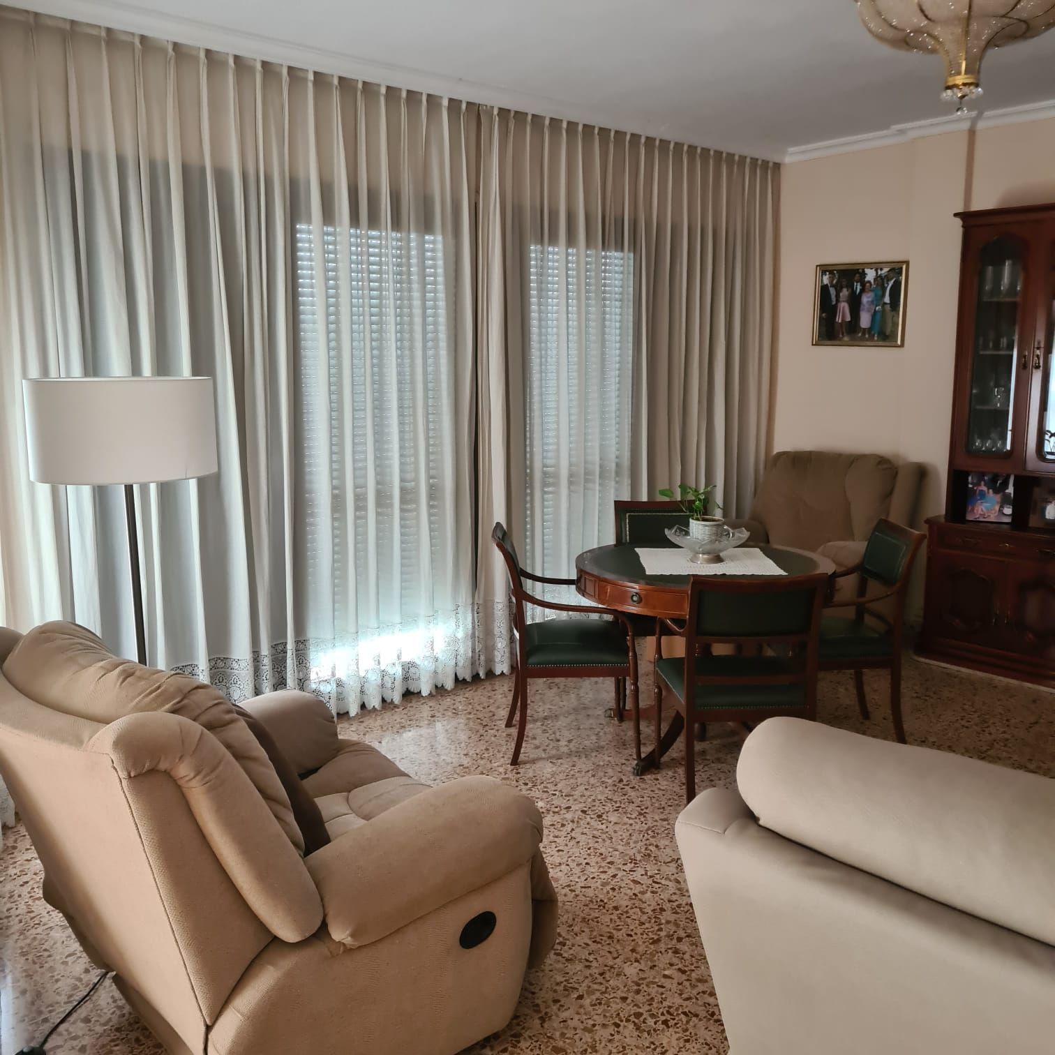 Sala d'estar de Pis de lloguer en  Valencia Capital amb Aire condicionat, Calefacció i Moblat