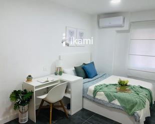 Bedroom of Flat to rent in  Madrid Capital  with Air Conditioner