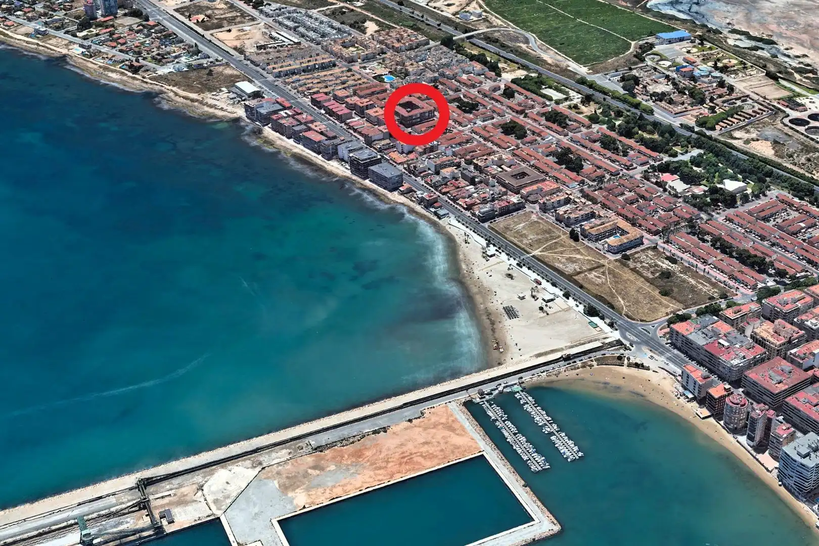 Vista exterior de Àtic en venda en Torrevieja amb Aire condicionat, Calefacció i Moblat