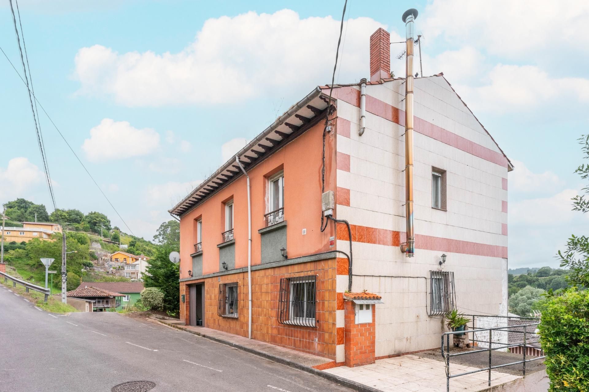 Exterior view of House or chalet for sale in Gijón   with Heating and Private garden