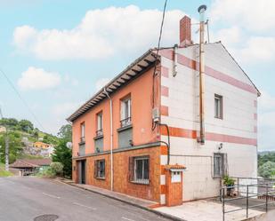 Vista exterior de Casa o xalet en venda en Gijón  amb Calefacció i Jardí privat