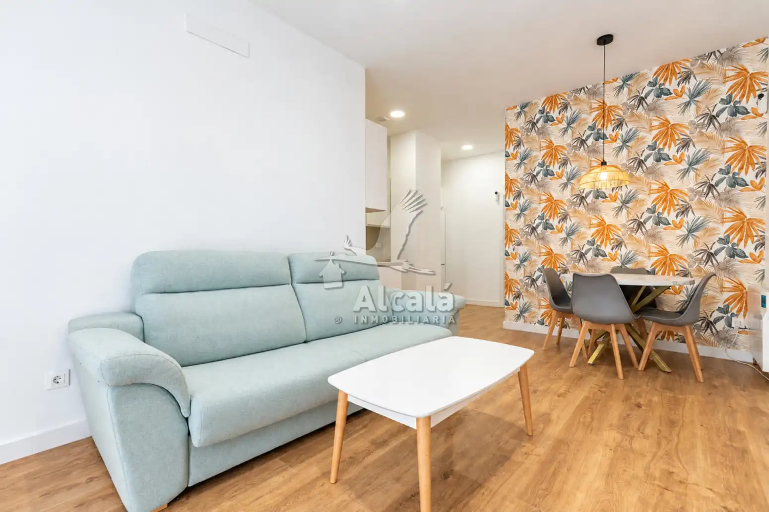 Living room of Flat for sale in Caballería Española