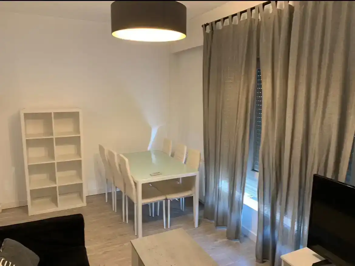 Esszimmer von Wohnung zur Miete in  Toledo Capital mit Klimaanlage und Balkon