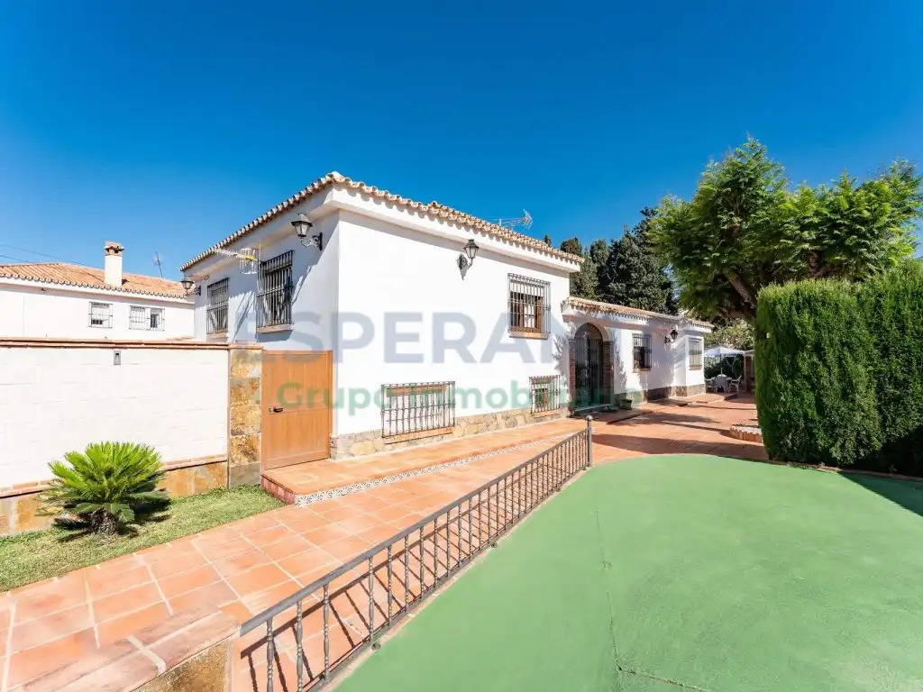 Casa con piscina en venta en Calle Madre Asunción Soler