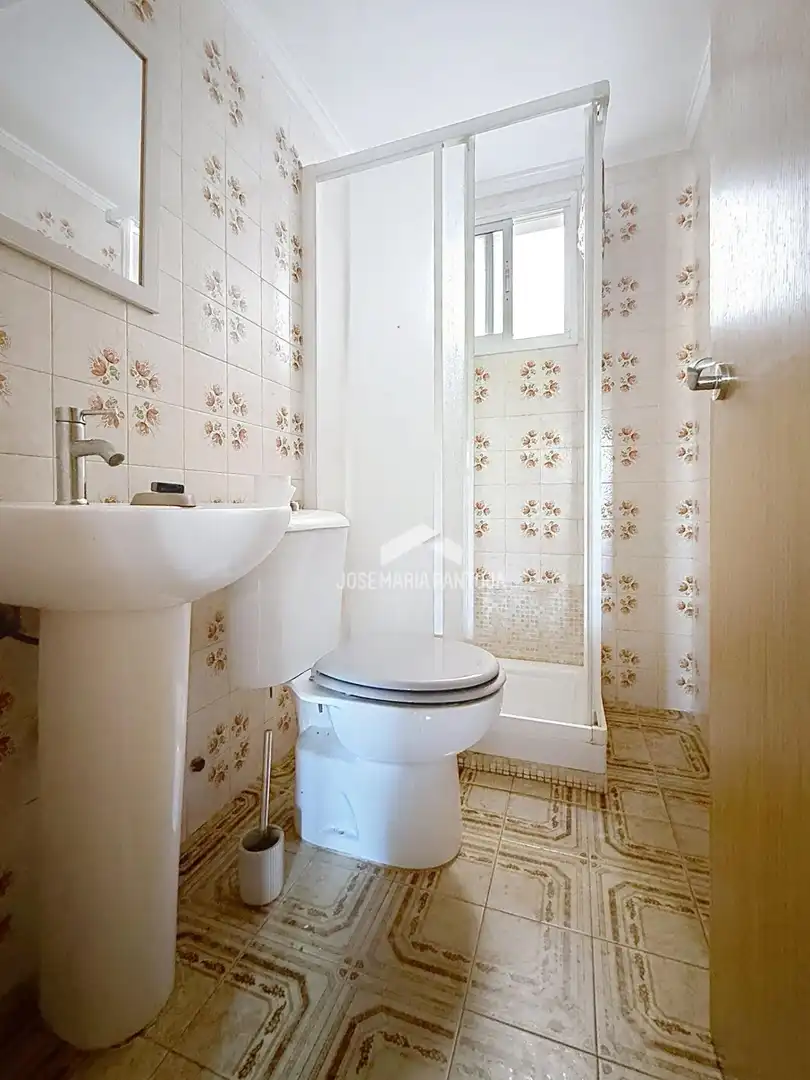 Baño de Piso en venta en Chapín - Campus Universitario - Navinco