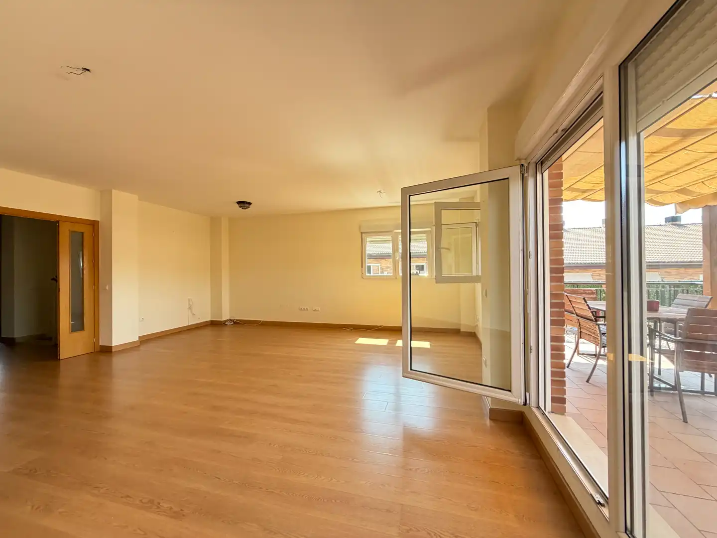 Sala de estar de Casa o chalet en venta en Colmenar Viejo con Calefacción, Jardín privado y Terraza