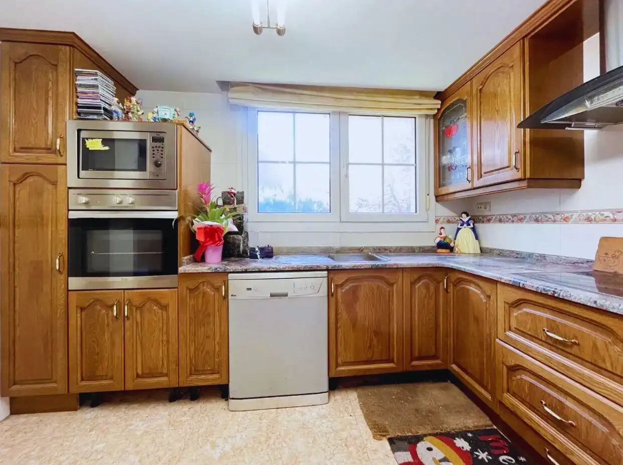 Kitchen of Houses for sale in Zaragoza  with Air Conditioner, Heating and Private garden