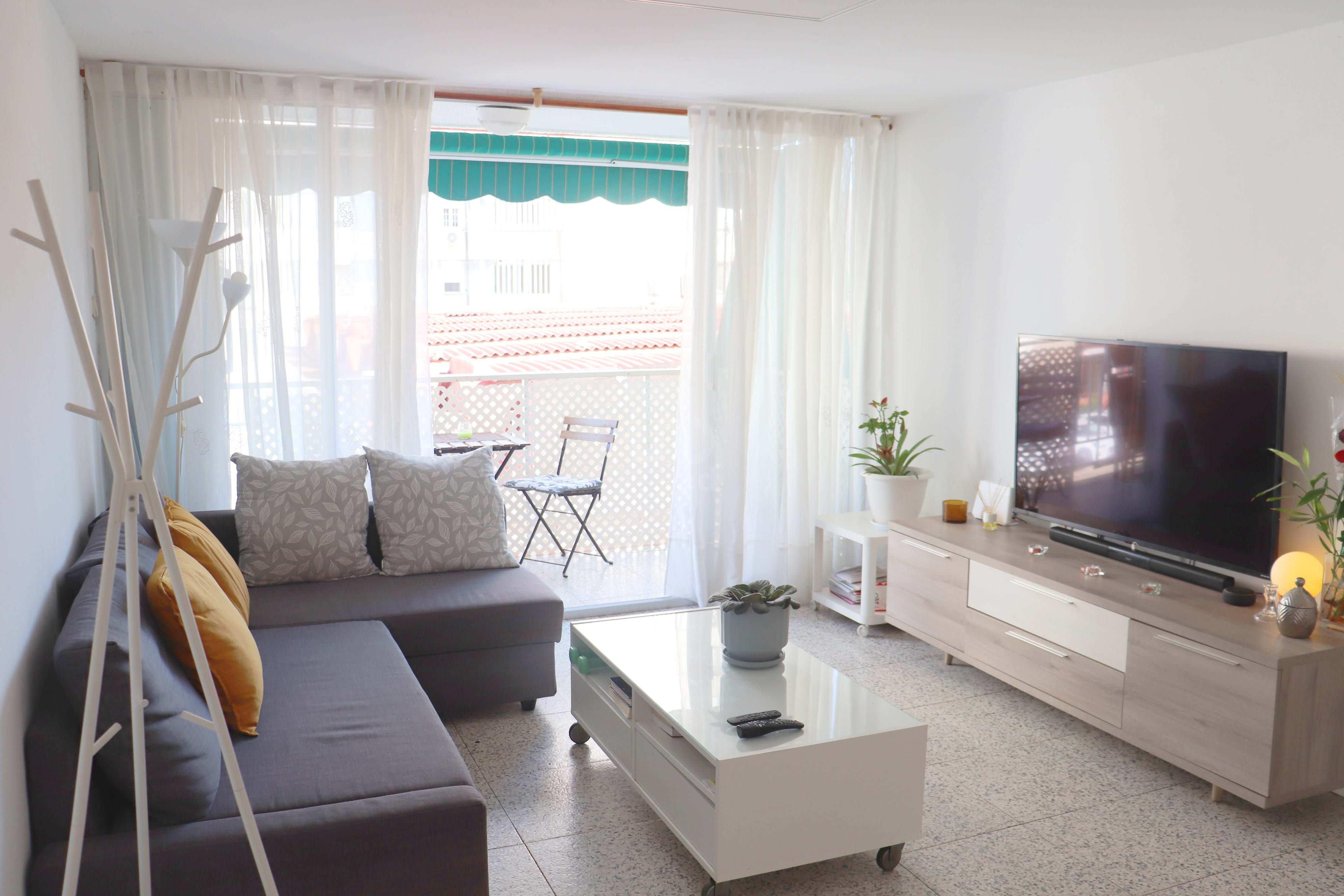 Living room of Flat for sale in L'Hospitalet de Llobregat